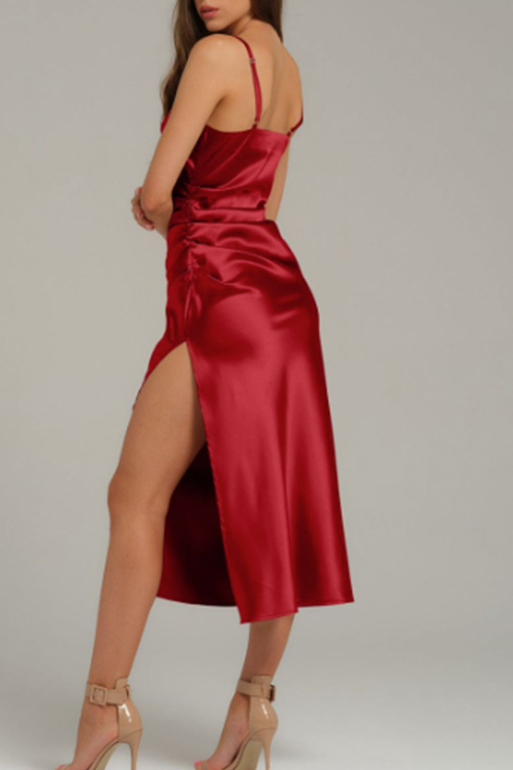 Make This Christmas Season A Very Rouge One Like Deepika Padukone | Red  bodycon dress, White bodycon dress, Red cocktail dress